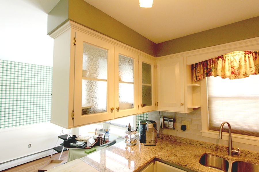 Small changes in this kitchen make a huge difference.